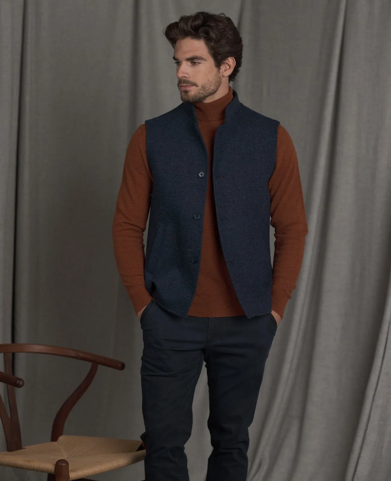 MAGEE CAVAN TWEED GILET - NAVY